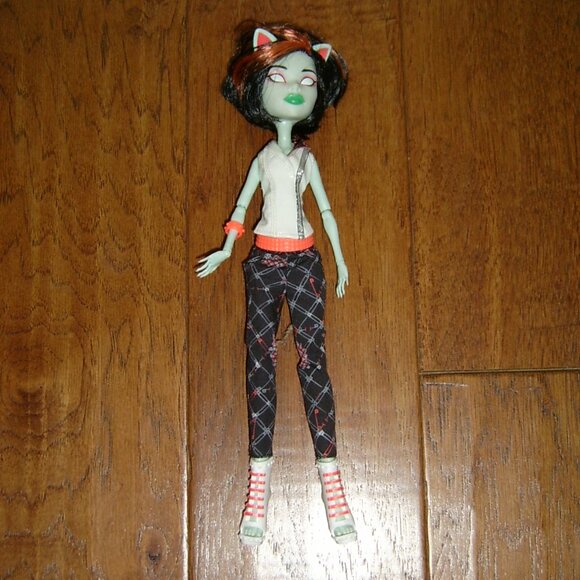 Monster High Doll, Freaky Fusion Scarah Screams - Picture 1 of 3